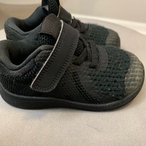 Nike free toddler sneakers
